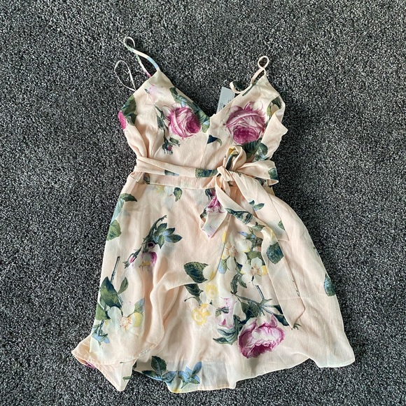 LOVE TREE Blush Floral Mini Dress (Size Large) - Picture 2 of 5